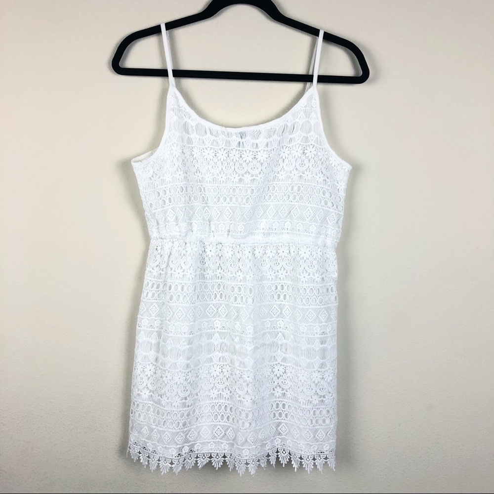 H&M | WHITE CROCHET DRESS IN A MEDIUM